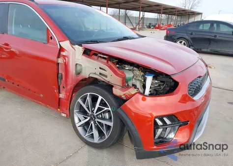 2020 Kia Niro Touring Special Edition z USA, uszkodzony, nr VIN KNDCC3LC8L5393247